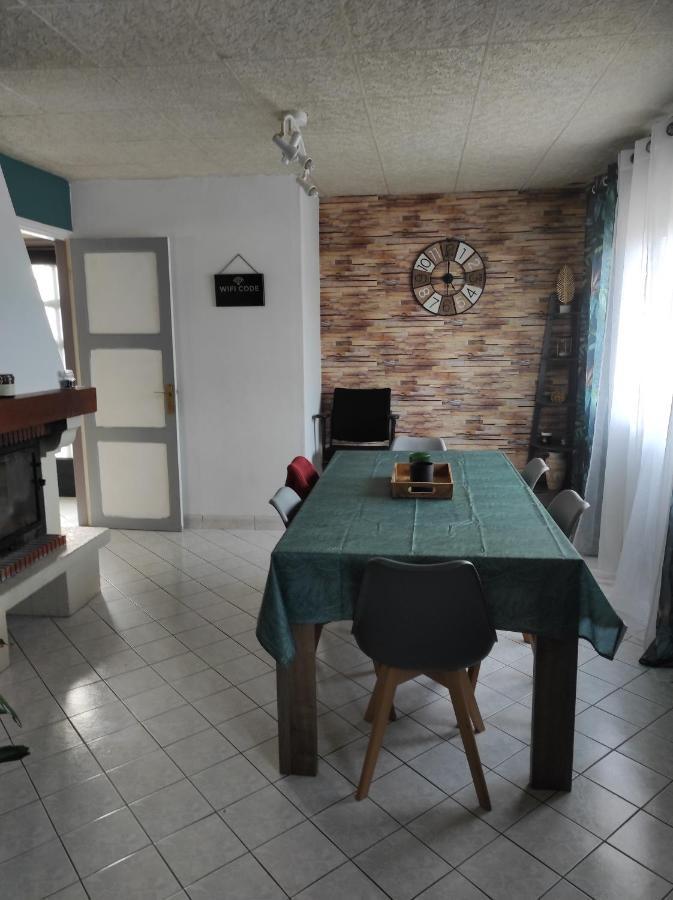Maison De Village Avec Exterieur Oysonville Bagian luar foto